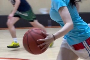 富勒姆vs布伦特福德全场免费直播_富勒姆vs布伦特福德在线观看直播免费_富勒姆vs布伦特福德在线观看软柿子？不存在的。学妹布朗妮告诉你，什么叫又甜又飒又致命