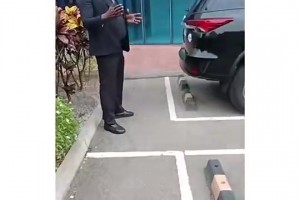 马赛vs昂热在线观看免费_马赛vs昂热在线观看完整免费高清_马赛vs昂热免费直播高清安哥拉网红博主晒自己街头守候老詹，成功收获合影！