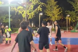 桑坦德竞技vs皇家贝蒂斯免费直播高清_桑坦德竞技vs皇家贝蒂斯录像回放免费观看_桑坦德竞技vs皇家贝蒂斯免费观看直播太仓约基奇！这大哥在野球场简直是无解的大bug！